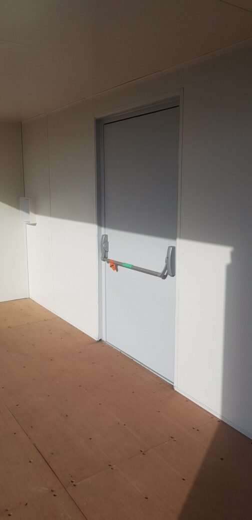 Contenedor BOX montado 20′ Open-Side - immagine 7