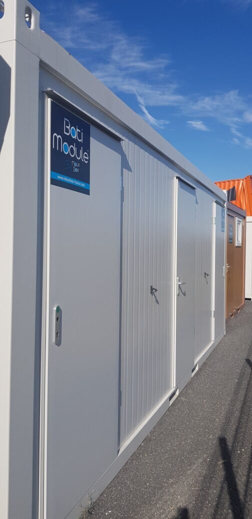 BATIMODULE 20′ Sanitari (4 WC-1 WC PMR-2 URINOIR-3 LAVABI) - immagine 4